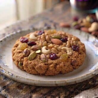 Eggless Dry Fruit Cookie - Premium Nutty Dessert by Frezzo The Desserts